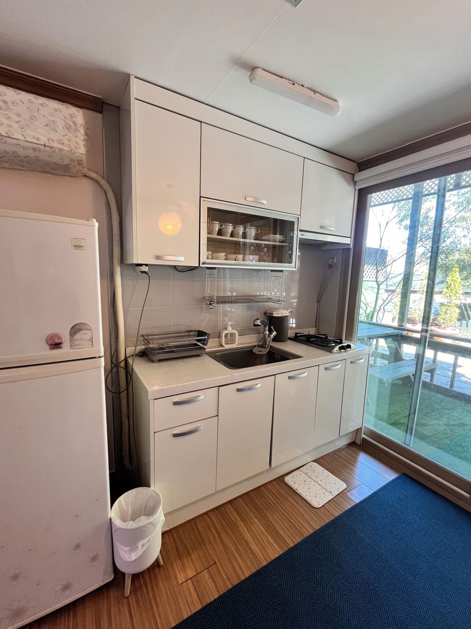 Standard Double Room | Private kitchen | Fridge, microwave, stovetop, electric kettle