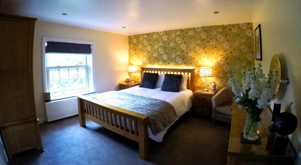 Superior King Room (Number 2) | Egyptian cotton sheets, premium bedding, pillowtop beds