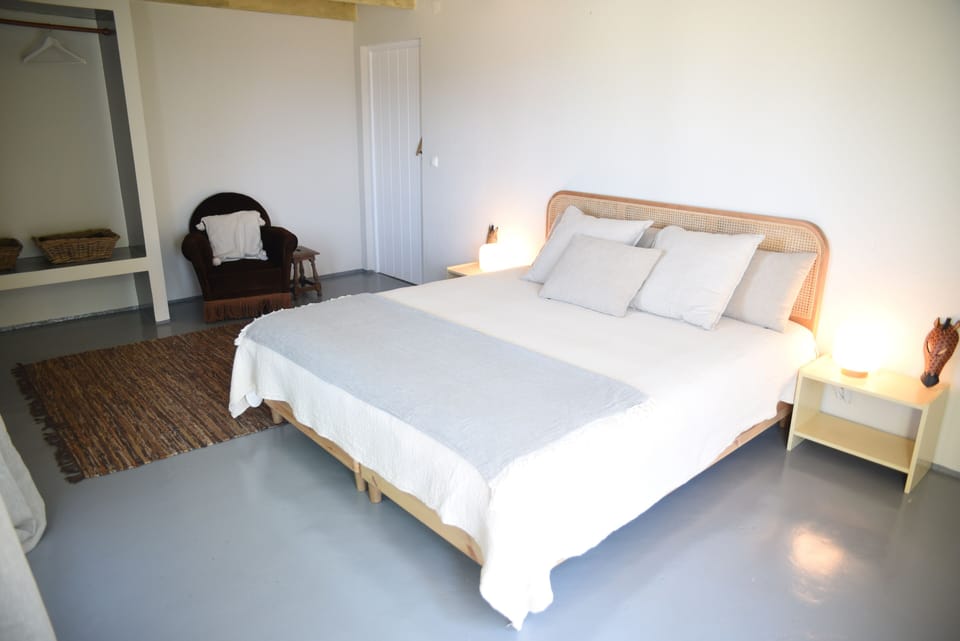 Suite | 1 bedroom, free cribs/infant beds, rollaway beds, bed sheets