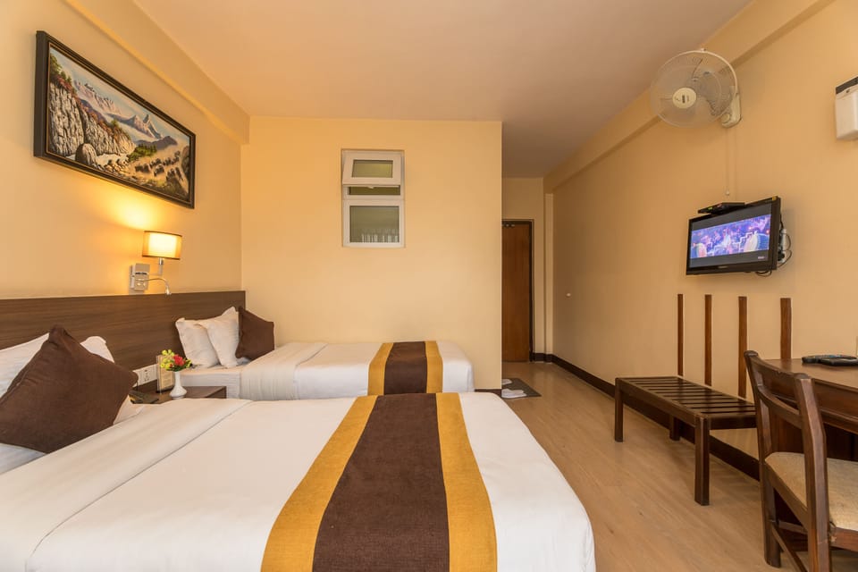 Deluxe Twin Room | Down comforters, Select Comfort beds, minibar, in-room safe