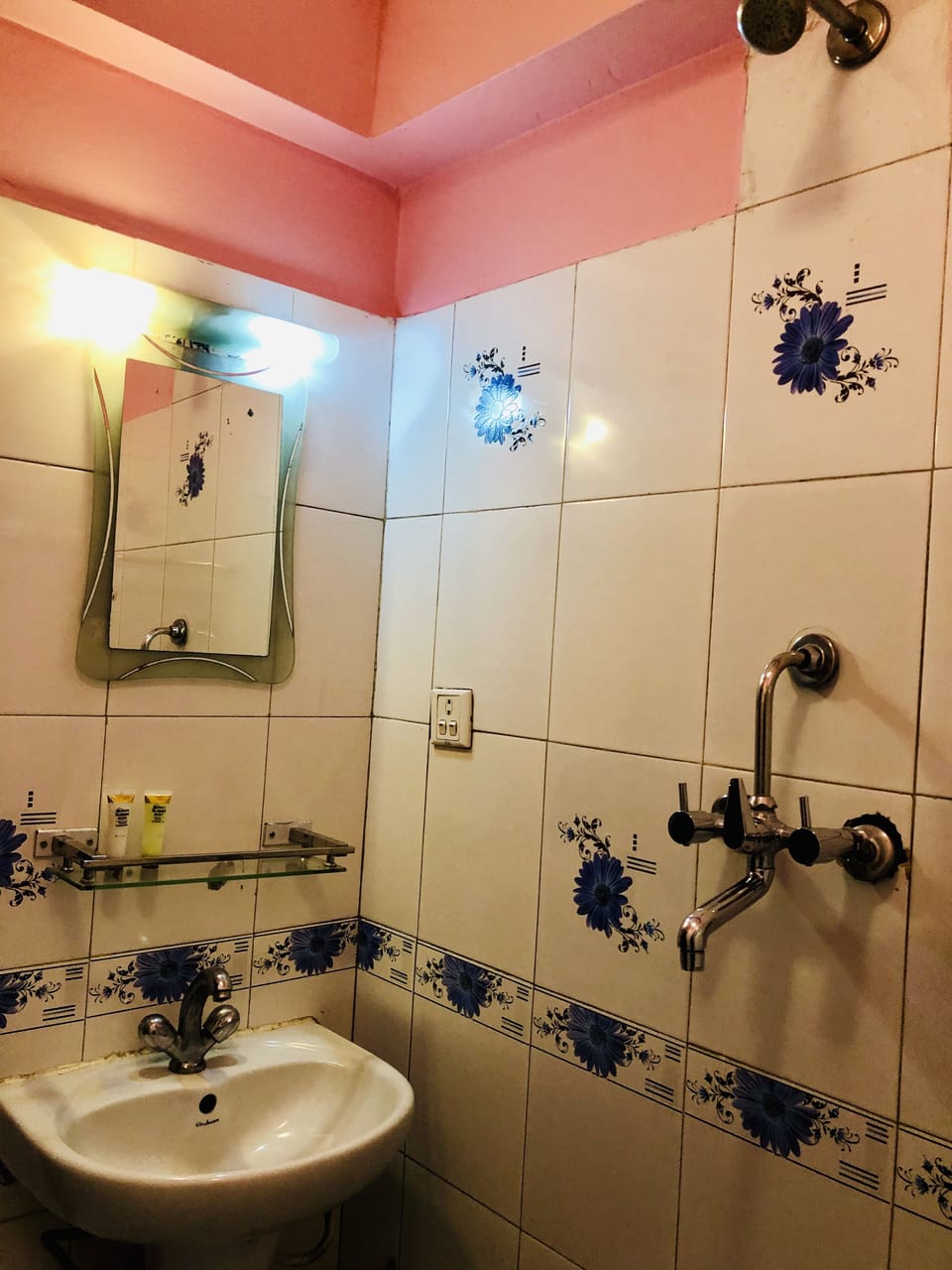Standard Double or Twin Room | Bathroom | Shower, free toiletries, hair dryer, bathrobes
