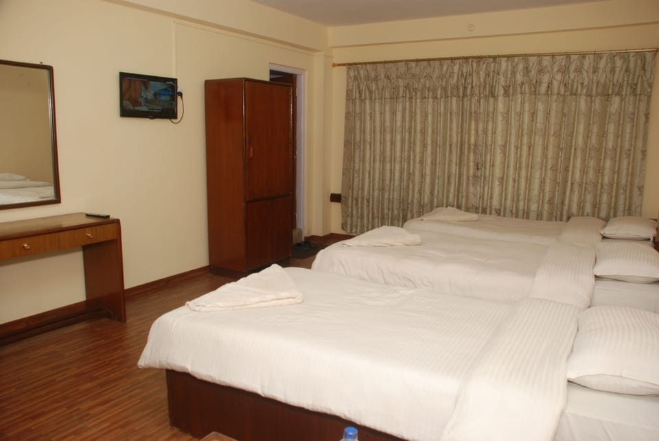 Family Room with balcony  | Premium bedding, desk, free WiFi