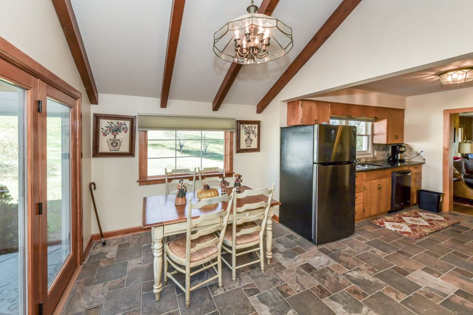 Eat in kitchen