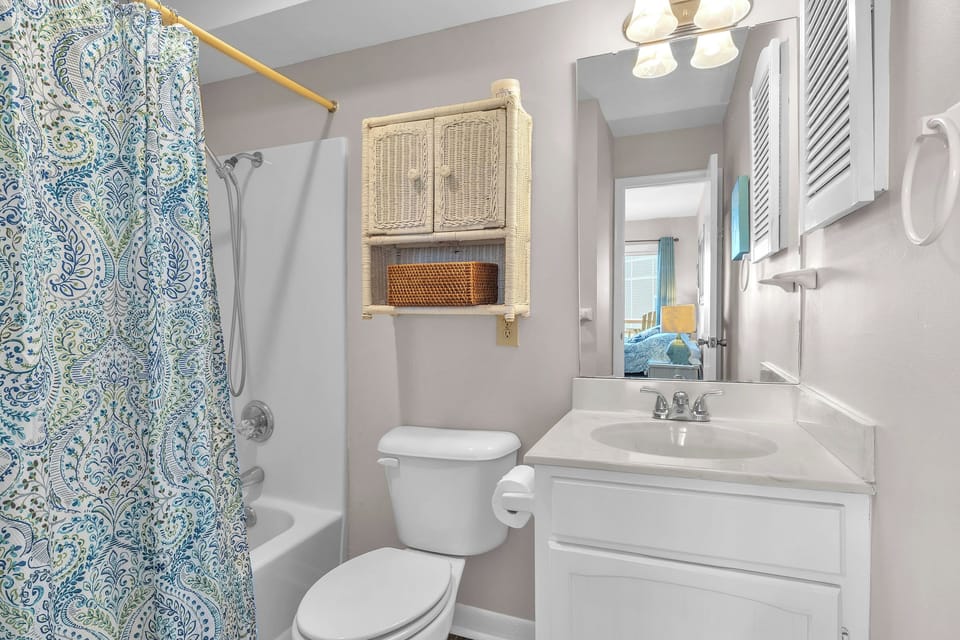 Master Bath #1 - East