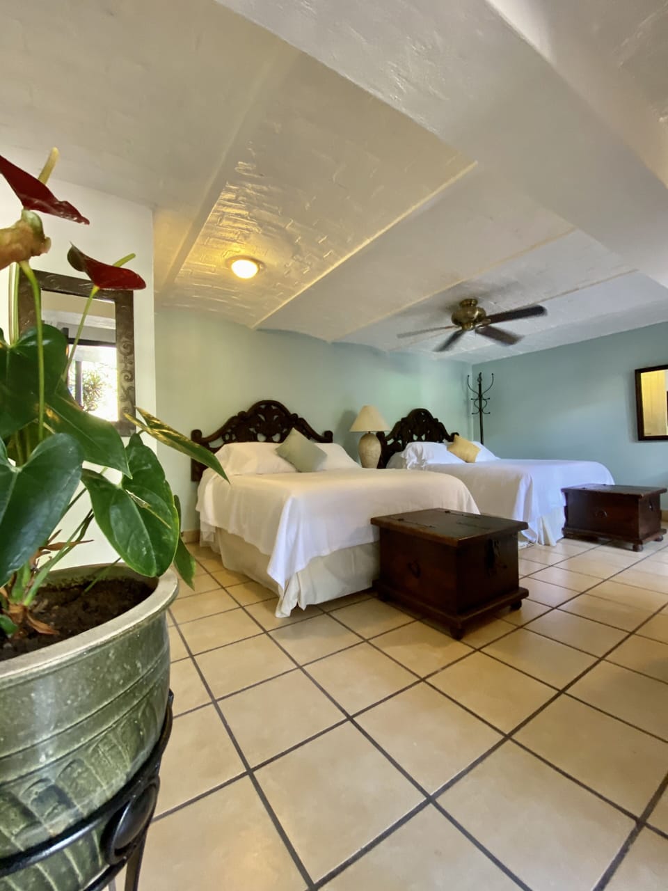 9 Las Flores: 2 Queen Beds, w/ Patio | Premium bedding, individually decorated, individually furnished