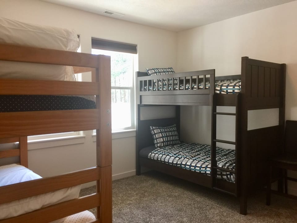 Bedroom 6, twin beds, downstairs