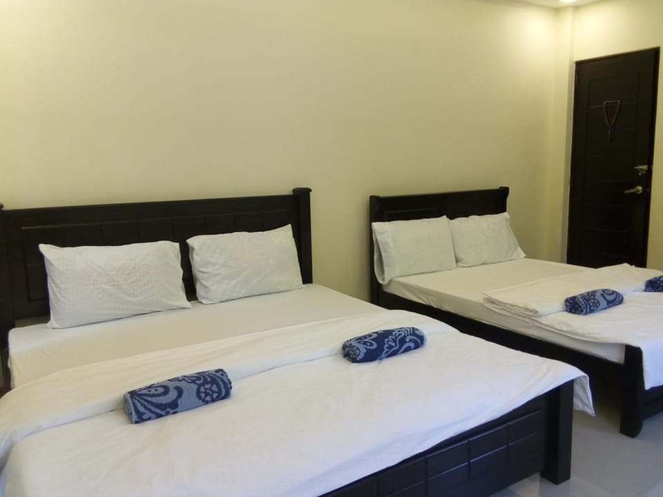 2 bedrooms, blackout drapes, iron/ironing board, free WiFi