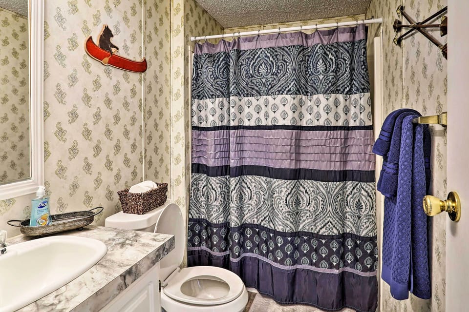 Full Bathroom