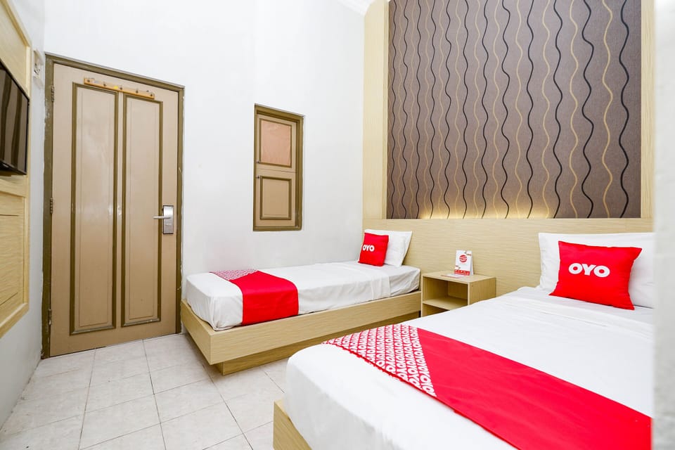 Basic Double Room | Free WiFi, bed sheets