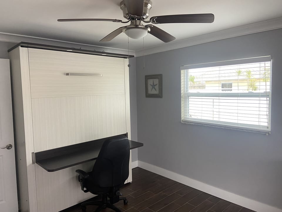 Home Office with desk , great views and a queen size Murphy bed 