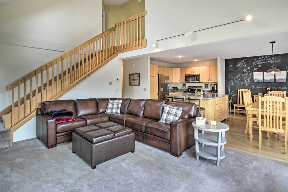 Living Room | Open Floor Plan