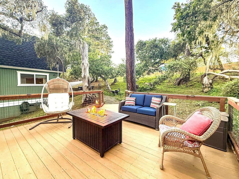 Side Yard deck with firepit