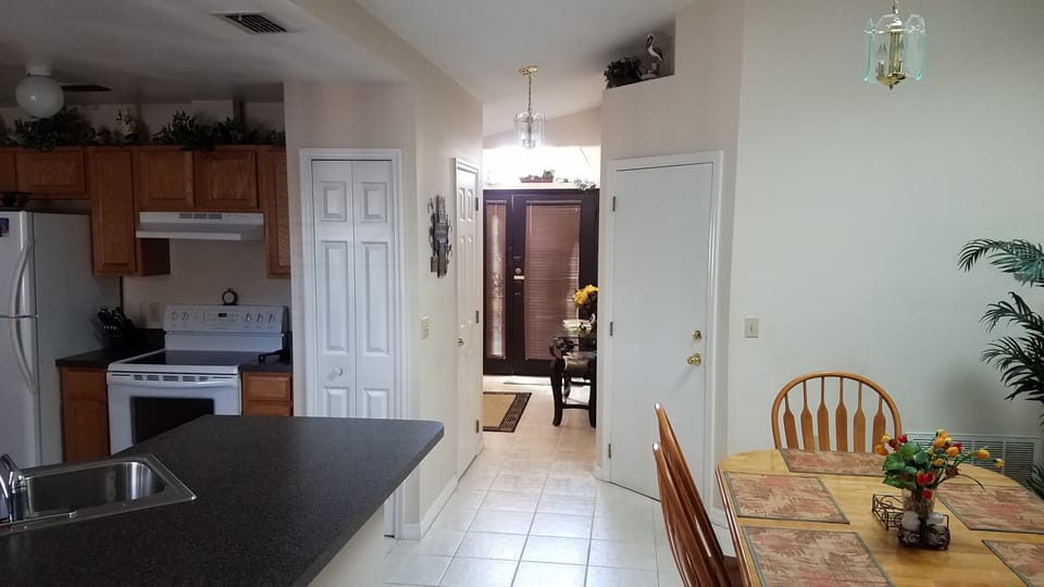 Kitchen, Front entry, Kitchen dining