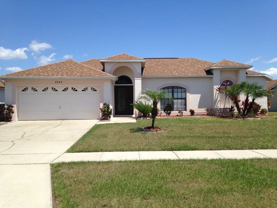 Lakeview Palms