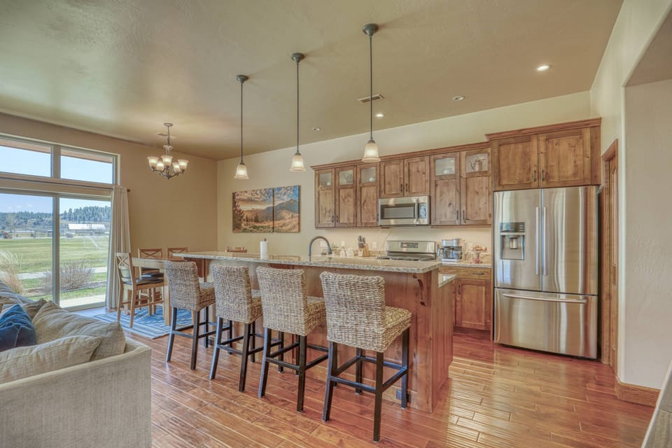 Dining space for 8 and an open concept make entertaining a breeze here at Suite San Juan. 3/2 condo directly on Yamaguchi Park in downtown Pagosa