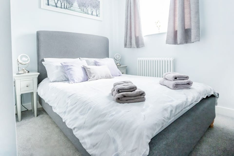 Double Room (Liliac) | Blackout drapes, WiFi (free), individually decorated