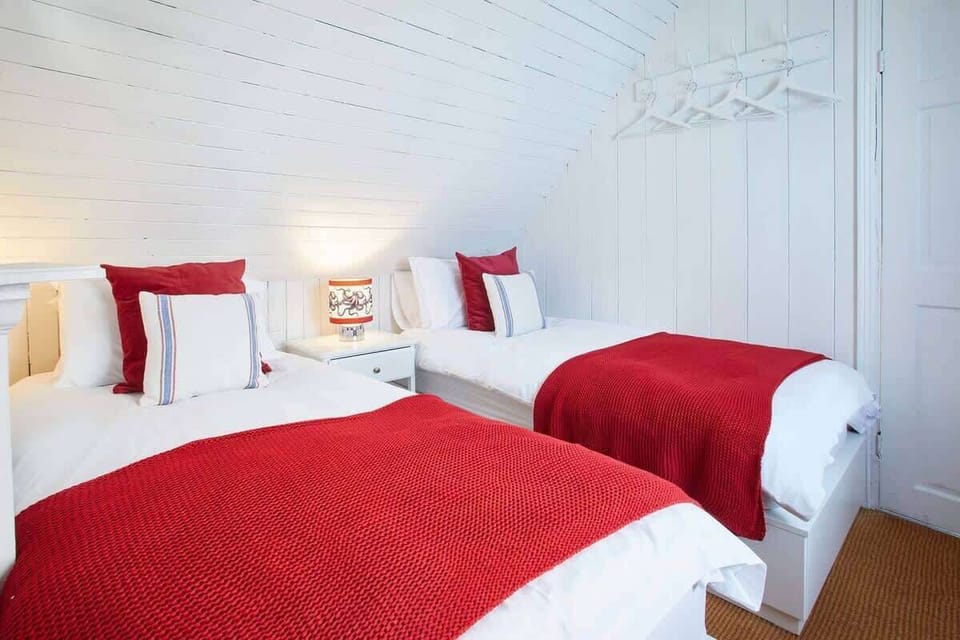 Gun Gutter House, Staithes - Host & Stay