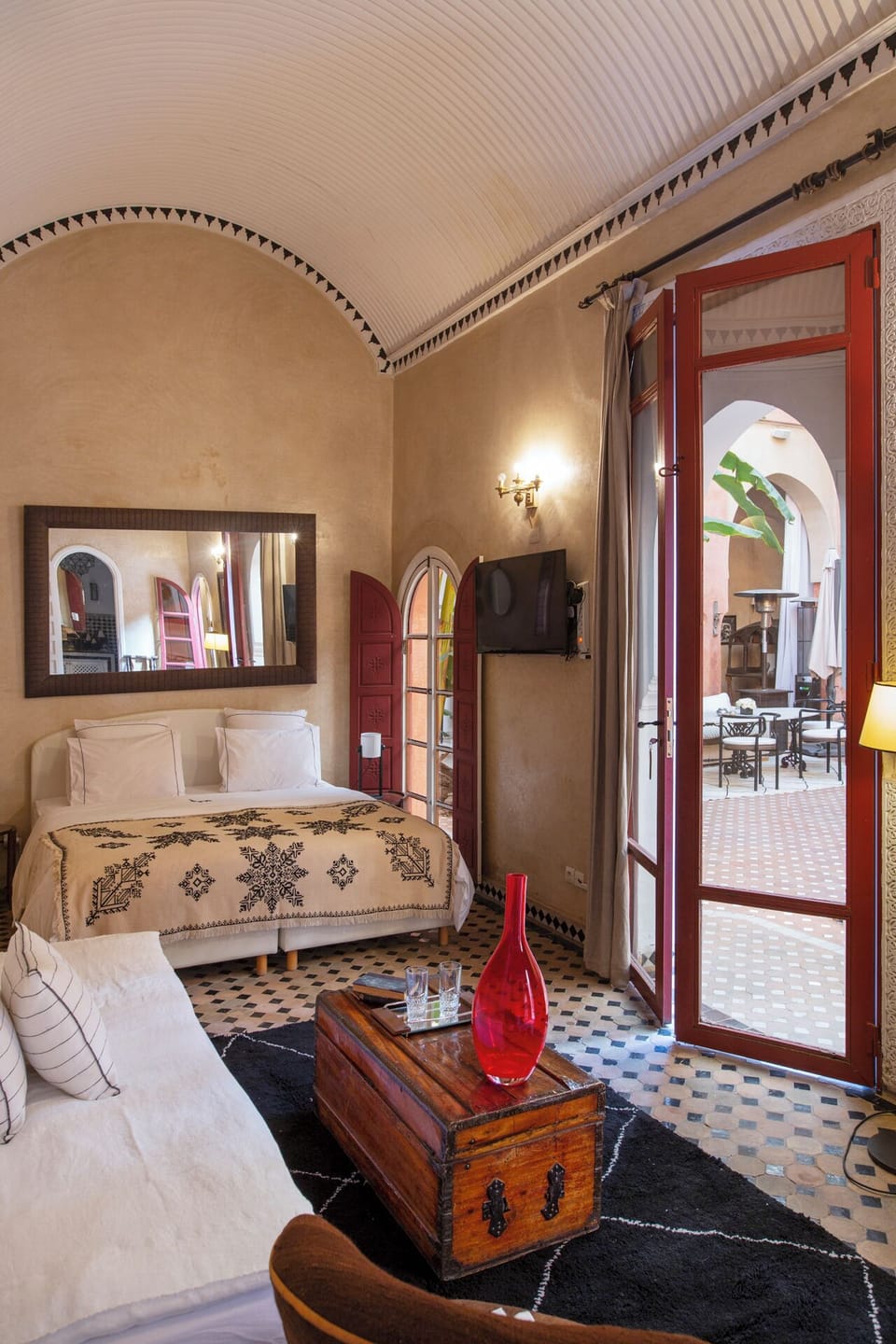 Junior Room | Minibar, in-room safe, WiFi (free), individually decorated