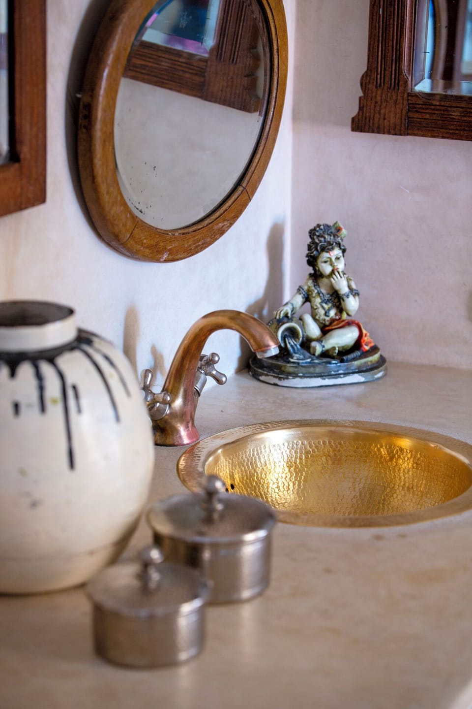 Senior Room | Bathroom | Combined shower/tub, rainfall showerhead, hair dryer, bathrobes