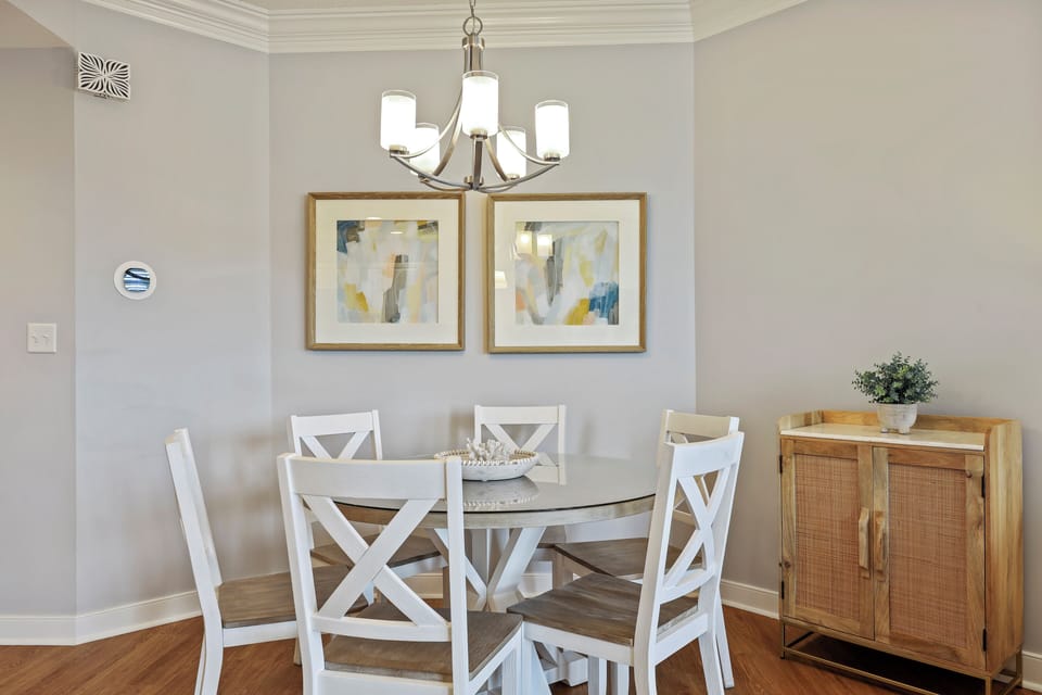 2211 Seacrest | Brand new dining table with seating for 6 - 2211 Seacrest | Brand new dining table with seating for 6