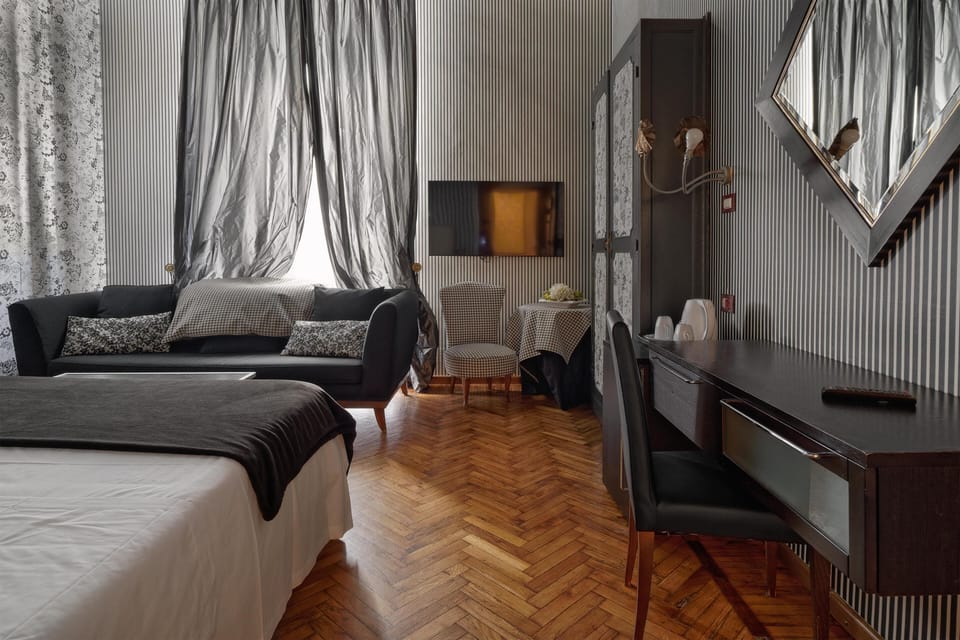 Standard Triple Room, 1 Queen Bed | Hypo-allergenic bedding, minibar, in-room safe, desk