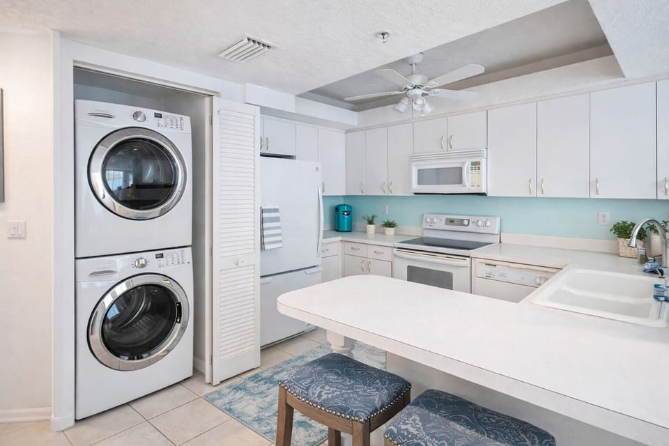 washer dryer in kitchen 