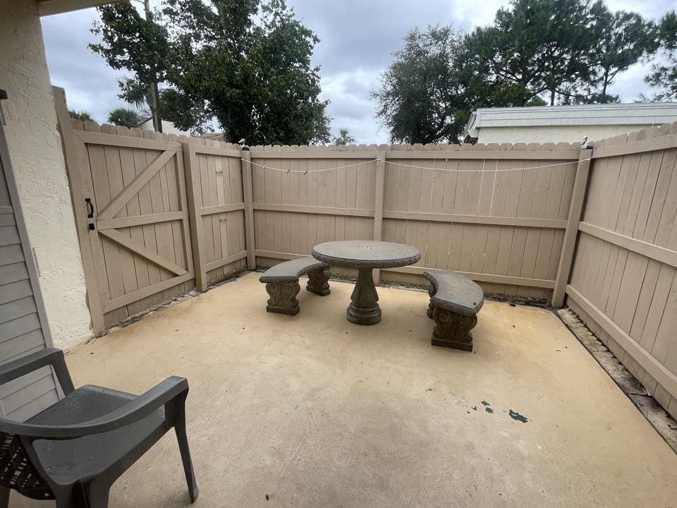 Outdoor dining