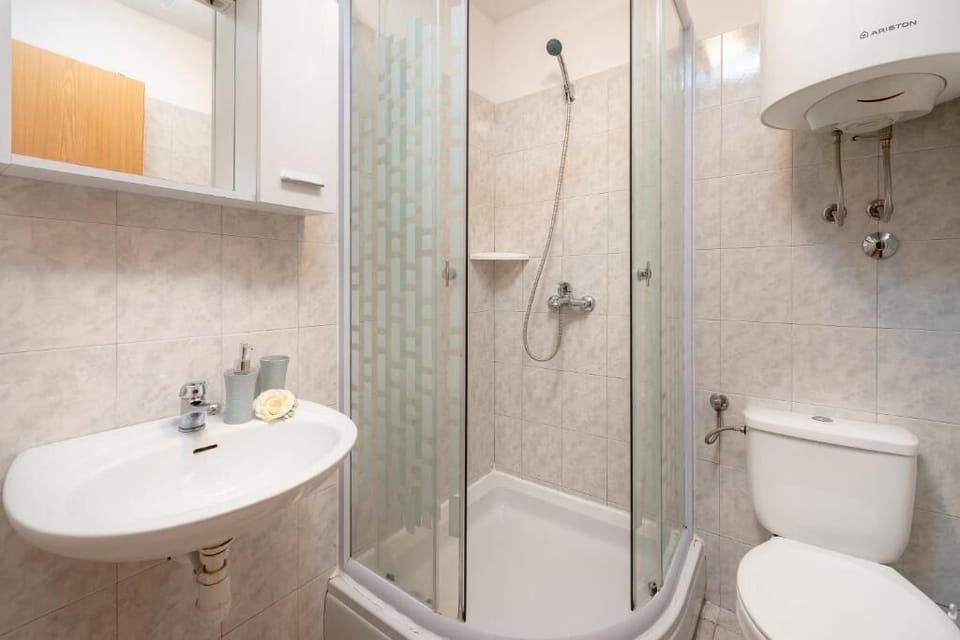 Standard Twin Room (Nikola) | Memory foam beds, blackout drapes, free WiFi