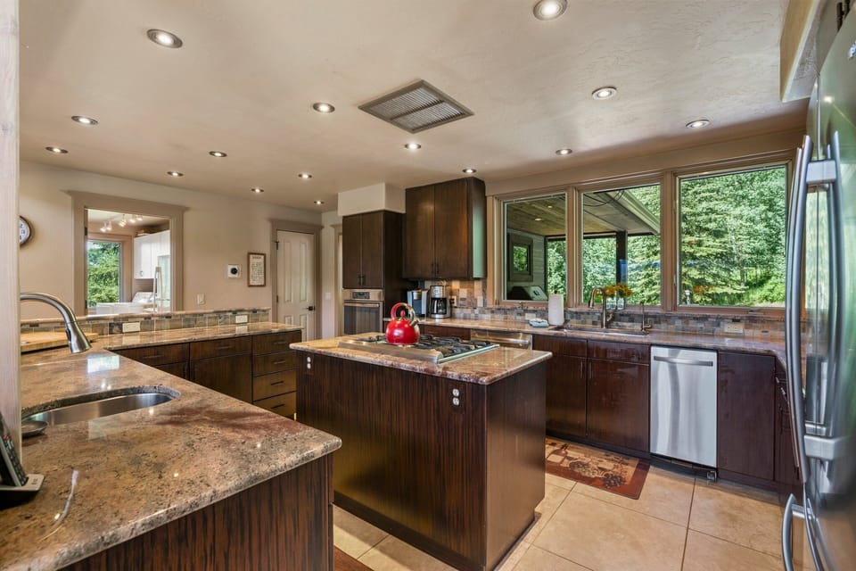 Fully Stocked Gourmet Kitchen