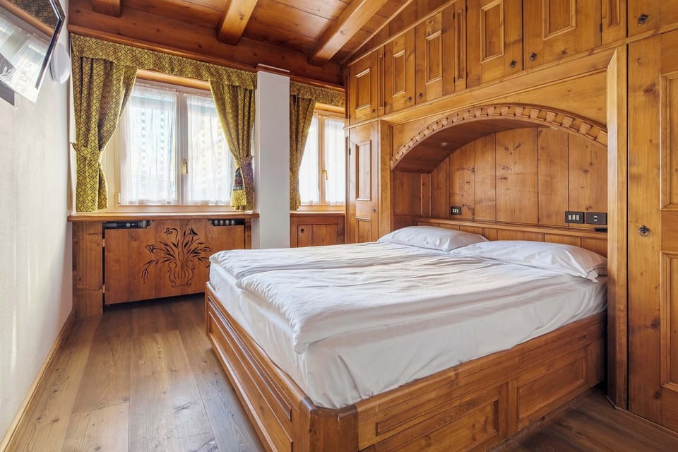 Apartment | In-room safe, individually furnished, desk, blackout drapes