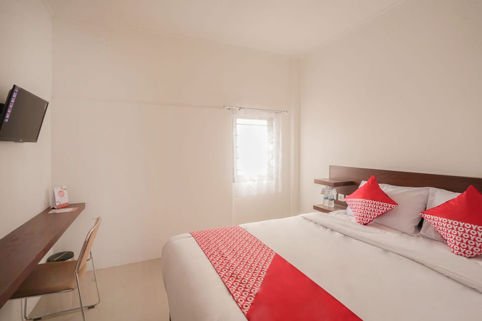 Deluxe Double Room | Free WiFi, bed sheets