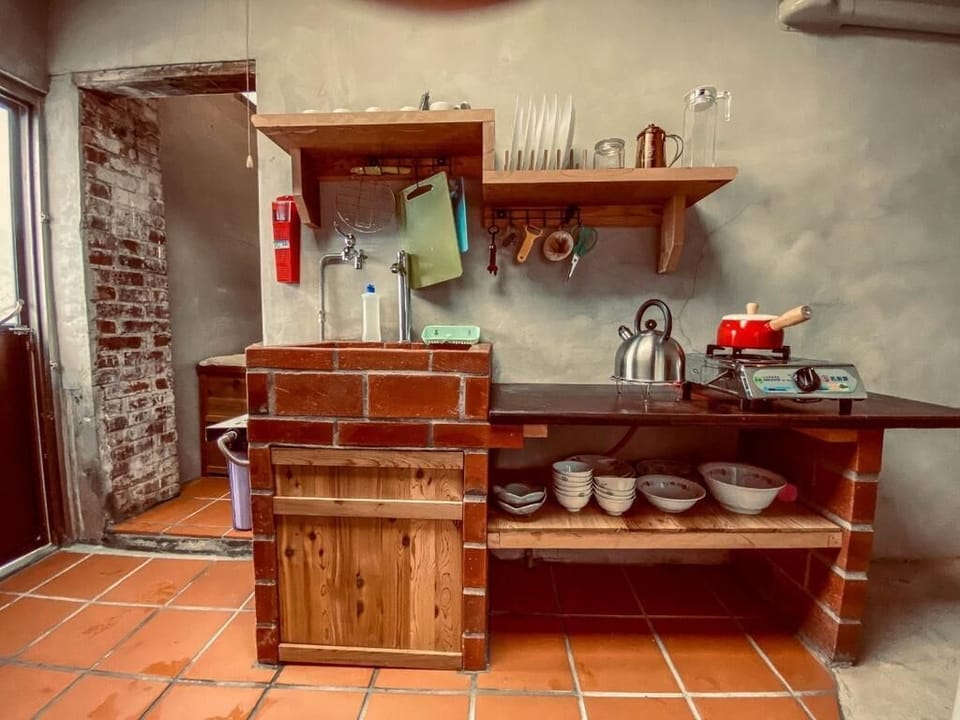 House, Ocean View | Private kitchenette | Electric kettle