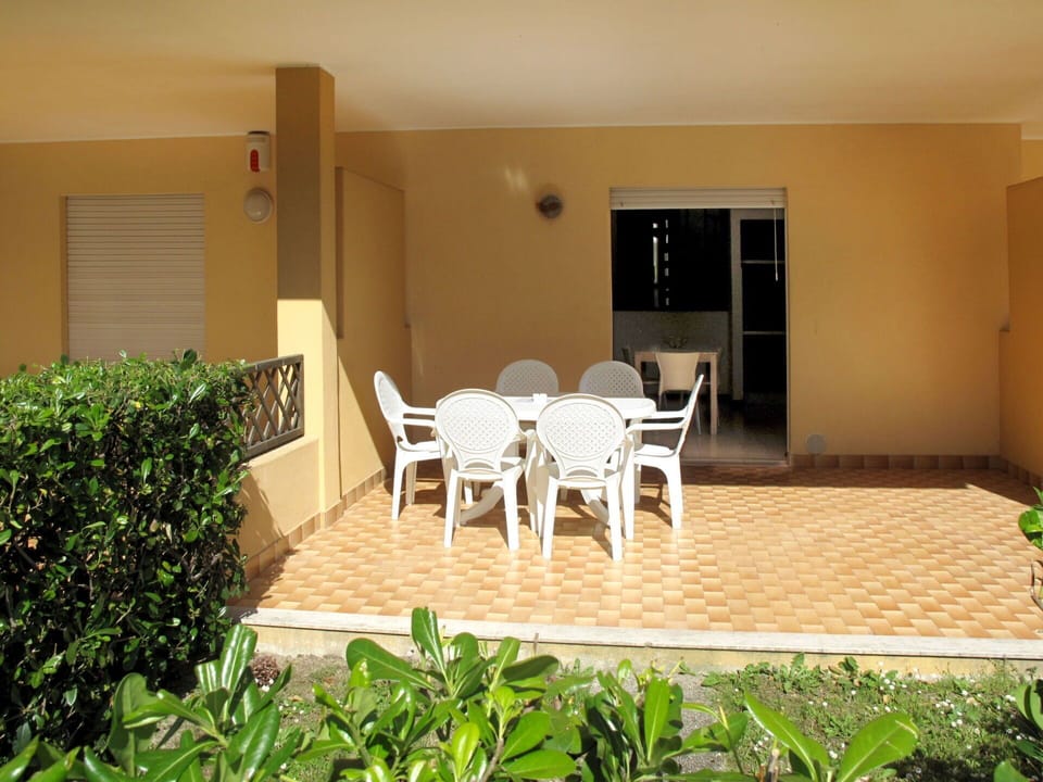 Property, Building, Room, House, Real Estate, Apartment, Home, Furniture, Resort, Floor