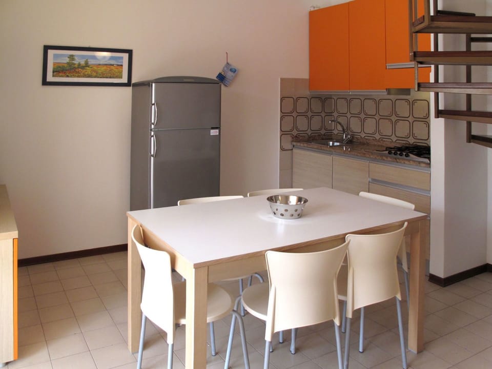 Room, Furniture, Property, Table, Dining Room, Building, Interior Design, Kitchen, Cabinetry, Real Estate