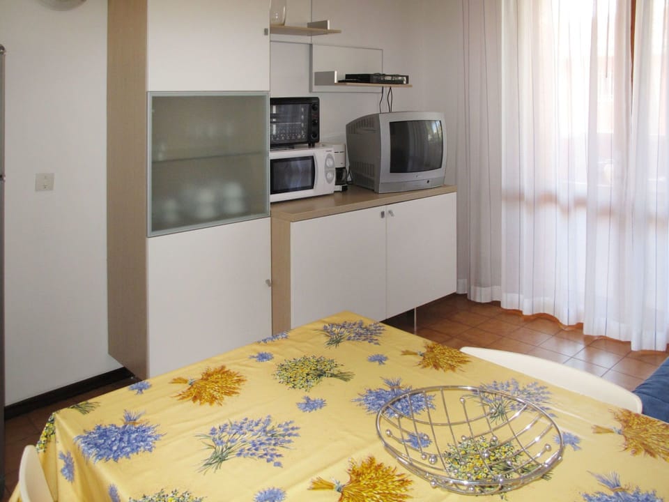 Room, Furniture, Property, Bed, Bed Sheet, Floor, Bedroom, Interior Design, Wall, Yellow