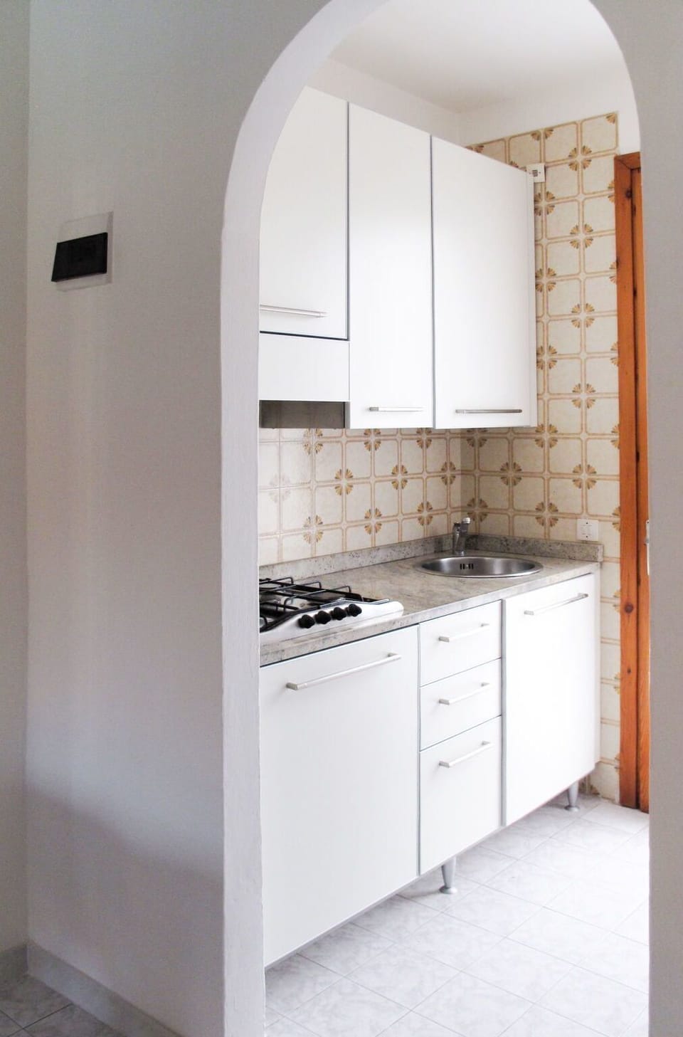Room, Furniture, Property, Tile, Cabinetry, Floor, Interior Design, Architecture, Countertop, Material Property