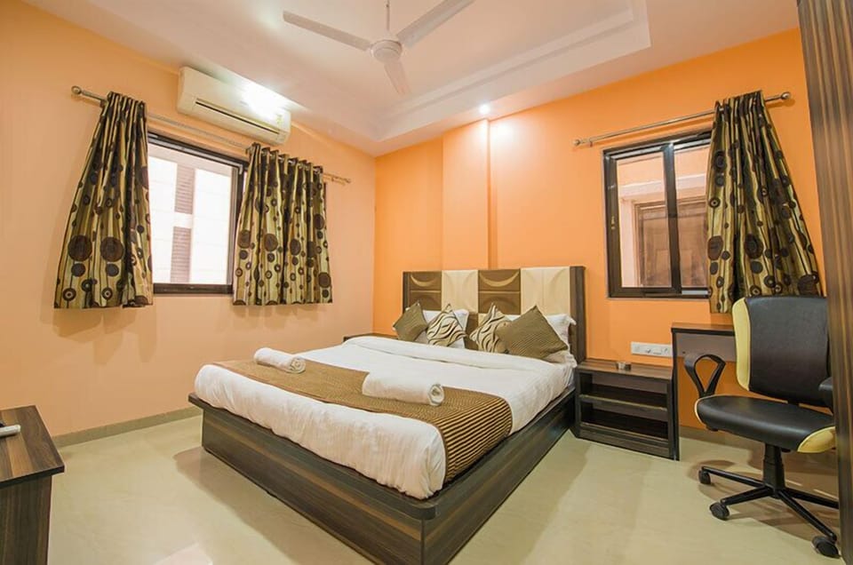 1BHK Room With Hall & Kitchen | Desk, laptop workspace, free WiFi