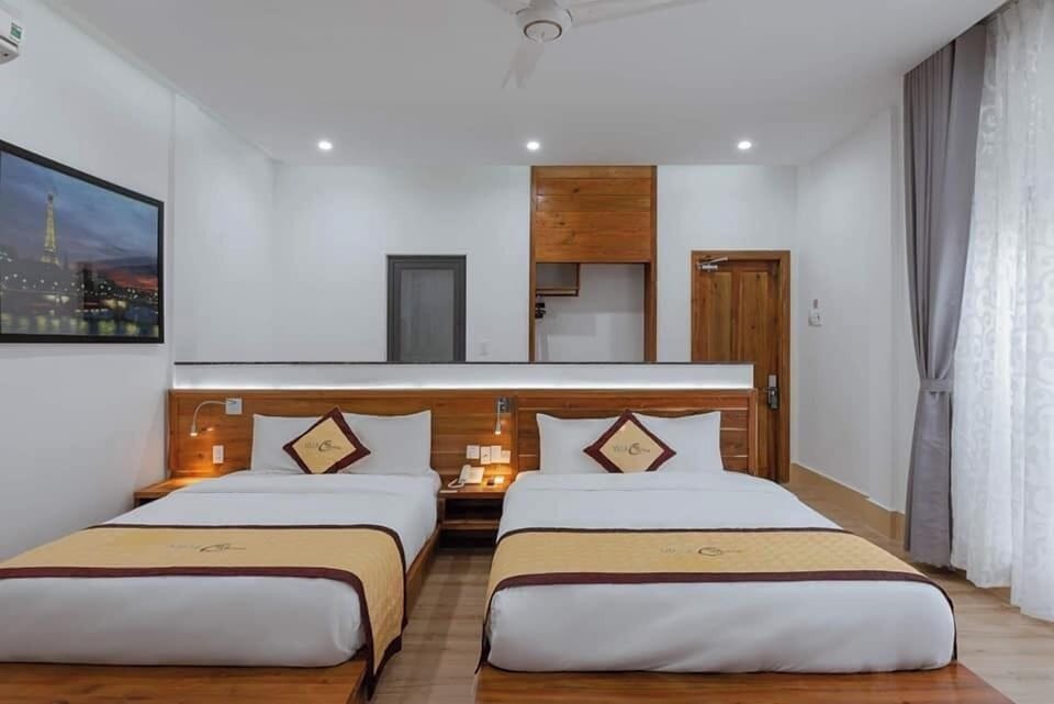 Premium bedding, memory foam beds, minibar, in-room safe