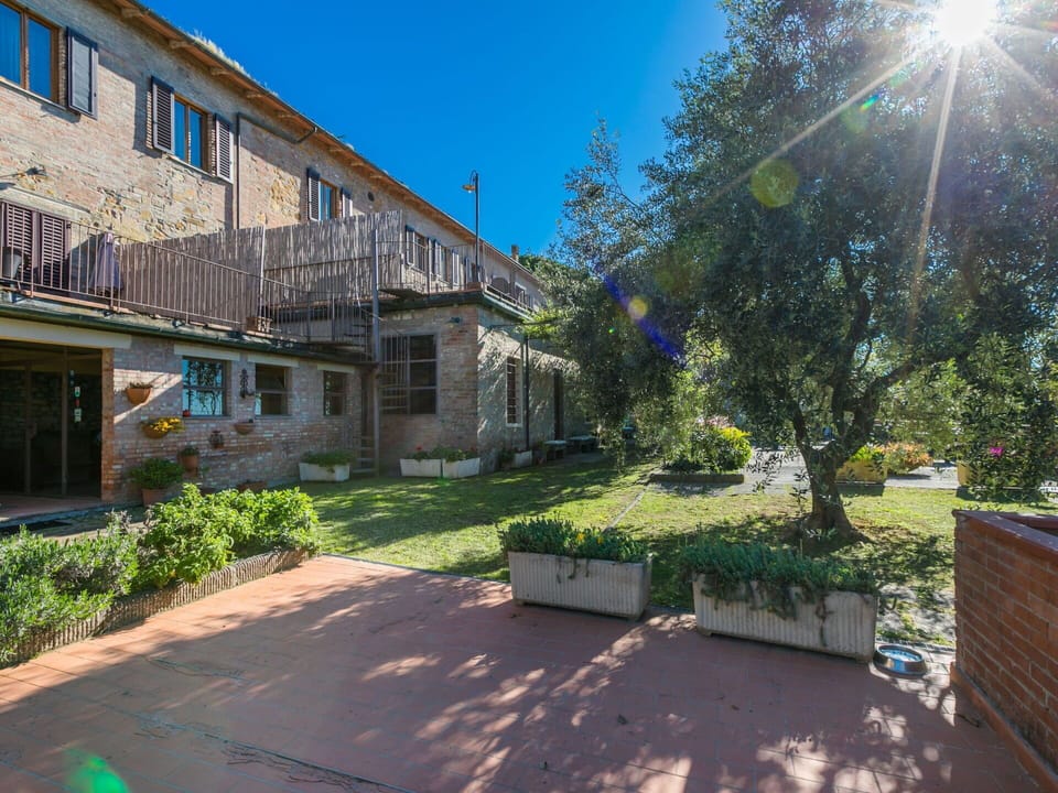 Shrub, Estate, Apartment, Garden, Hacienda, Villa, Yard, Landscaping, Backyard