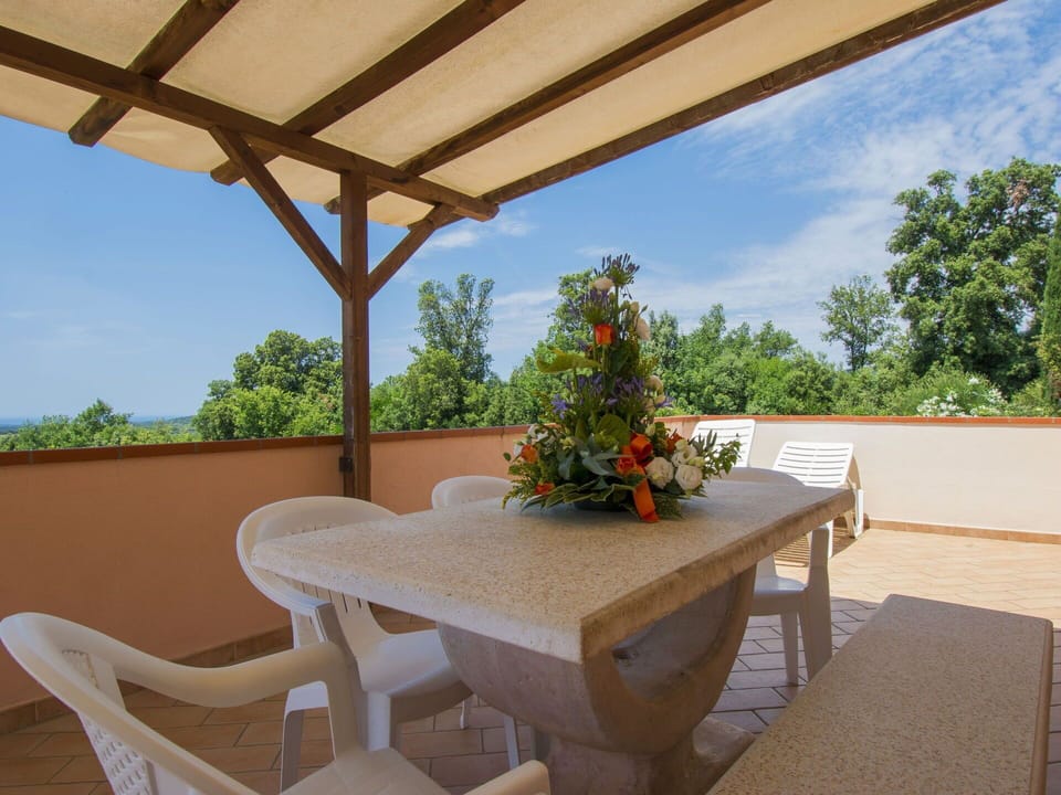 Property, Real Estate, House, Room, Building, Table, Furniture, Patio, Outdoor Table, Home