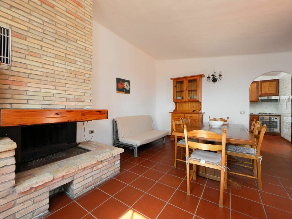 Property, Picture Frame, Orange, Living Room, Wood, Flooring, Floor, Wall, Hardwood, Building