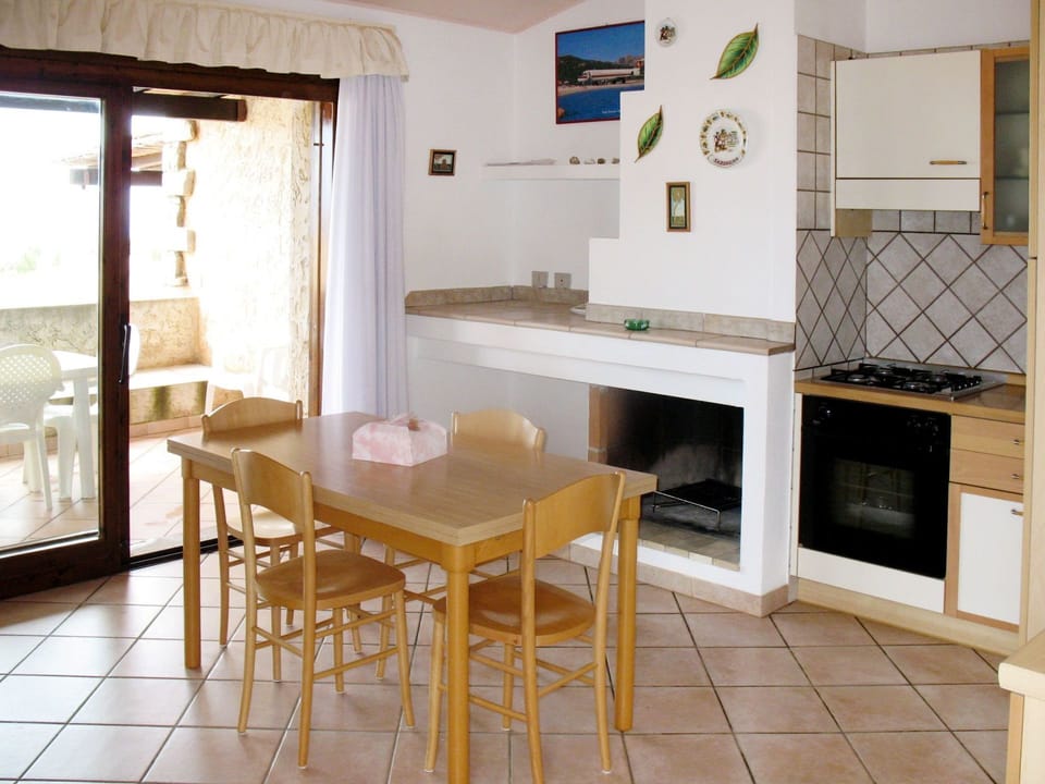 Room, Property, Furniture, Building, Interior Design, House, Floor, Table, Kitchen, Real Estate