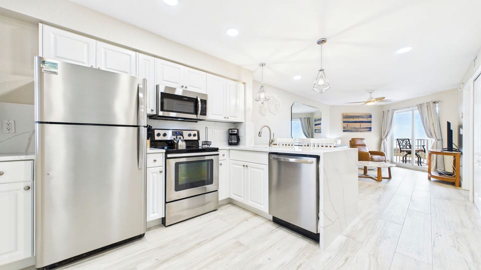 Surf Beach Room 505 Kitchen