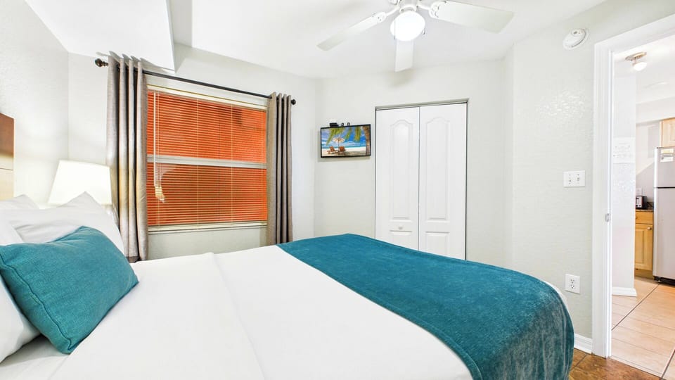 Surf Beach Room 503 Guest Bedroom