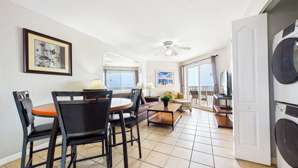 Surf Beach Room 503 Living Room (2)