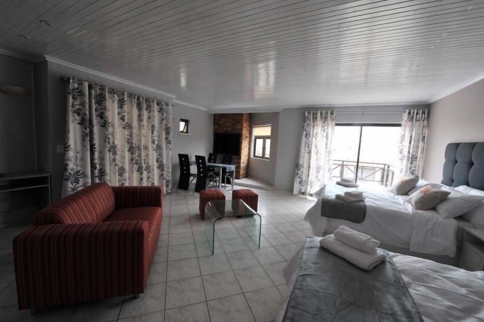 Family Room | WiFi (free), bed sheets