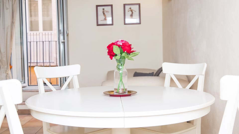 Apartment, 1 Bedroom | In-room dining