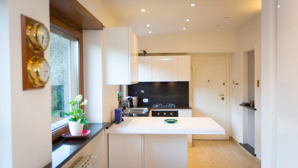 Apartment, 1 Bedroom | Private kitchen | Full-size fridge, microwave, oven, stovetop