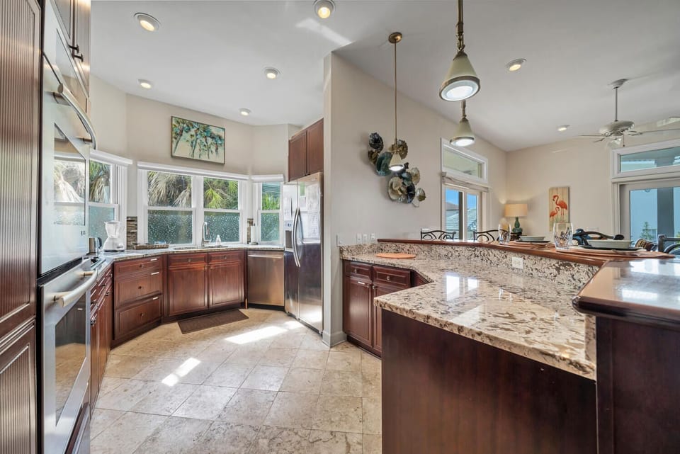 Kitchen Bar for morning breakfast 
