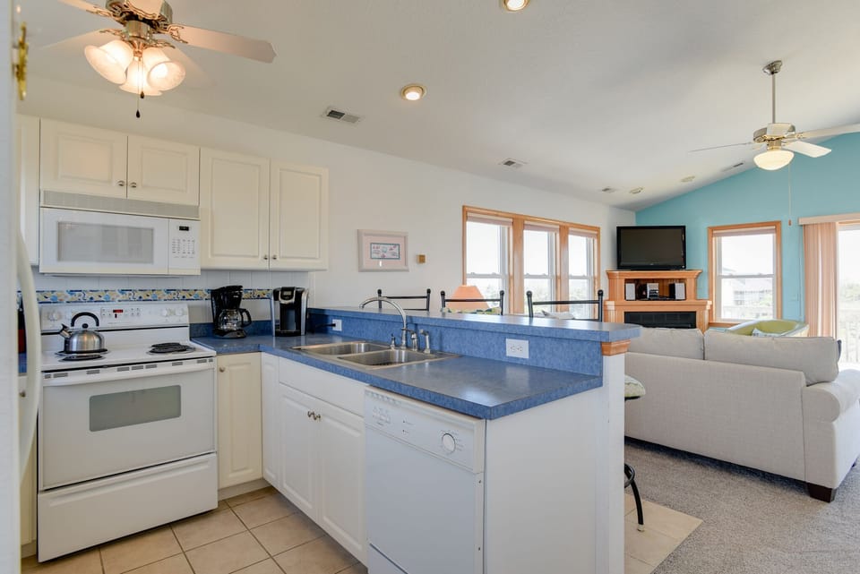 NH6304: Life is Good | Top Level Kitchen